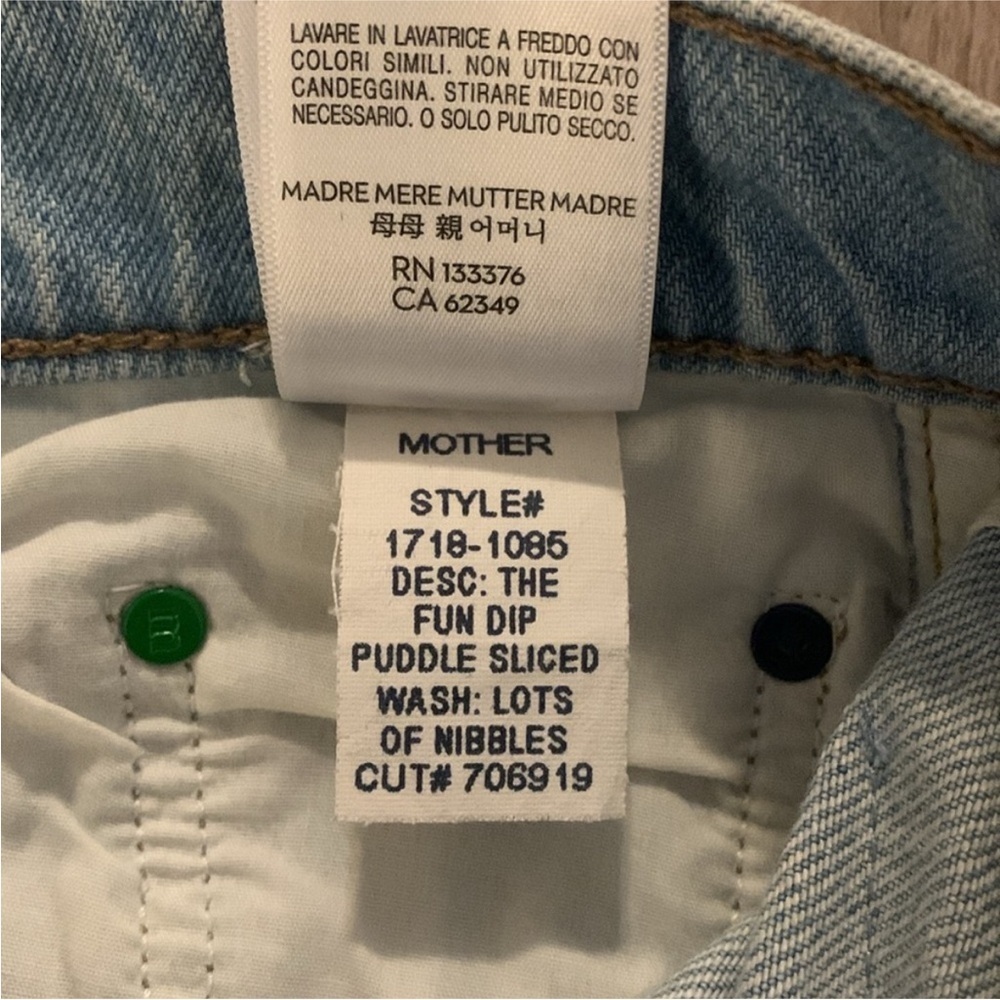 SNACKS from Mother The Fun Dip Puddle Sliced Size 25 Mid Rise Loose Light Wash - Picture 7 of 13